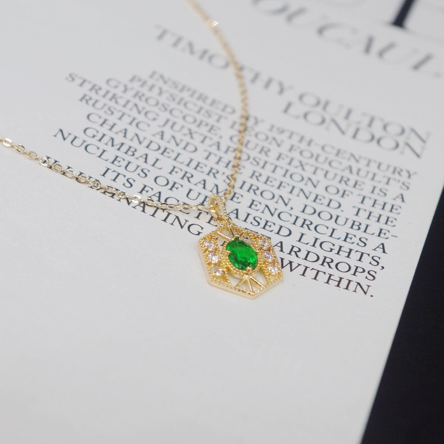 Gold Clavicle Emerald Green Necklace