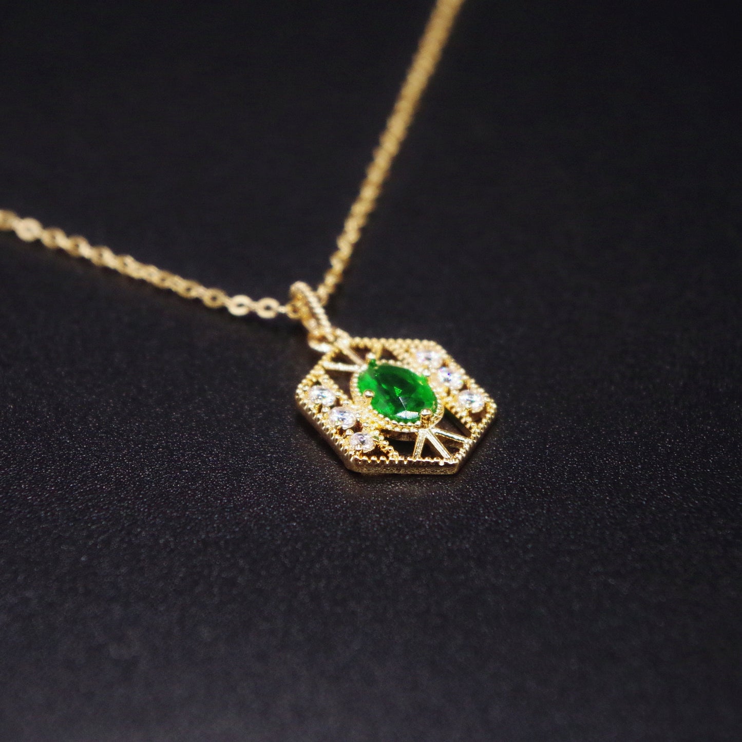 Gold Clavicle Emerald Green Necklace