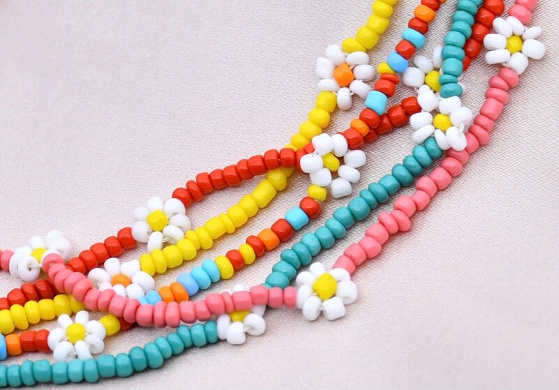 Daisy Beaded Choker Necklace