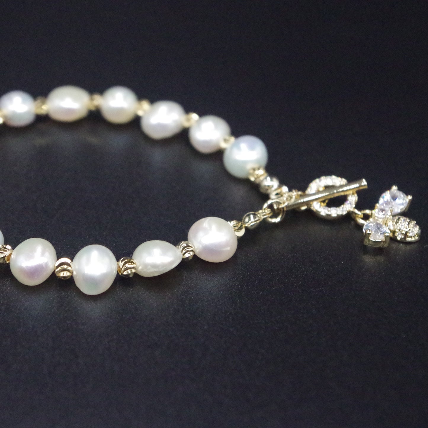 Gold Bee Genuine Pearl Beaded Bracelet