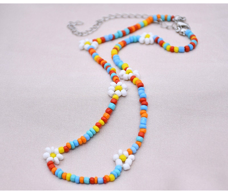 Daisy Beaded Choker Necklace