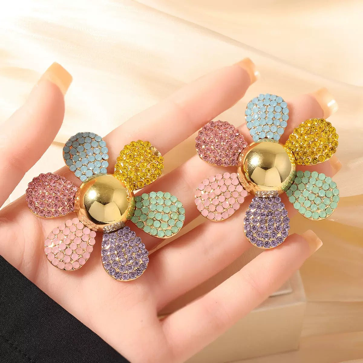 F14 Large Daisy Flower Statement Earrings