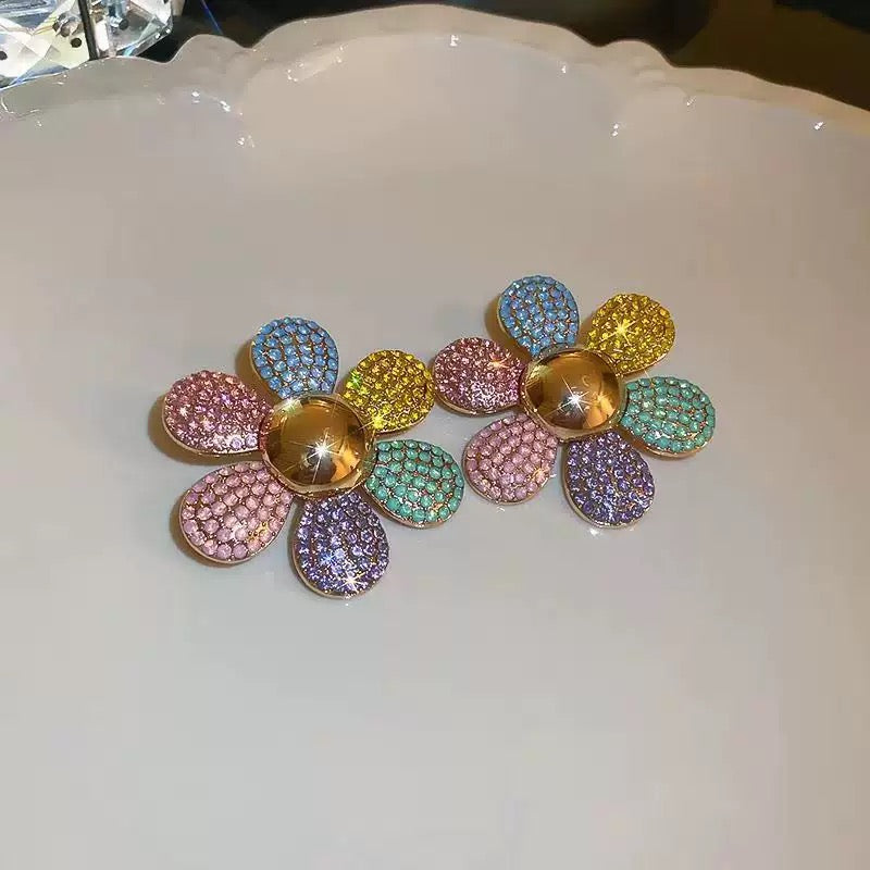 F14 Large Daisy Flower Statement Earrings