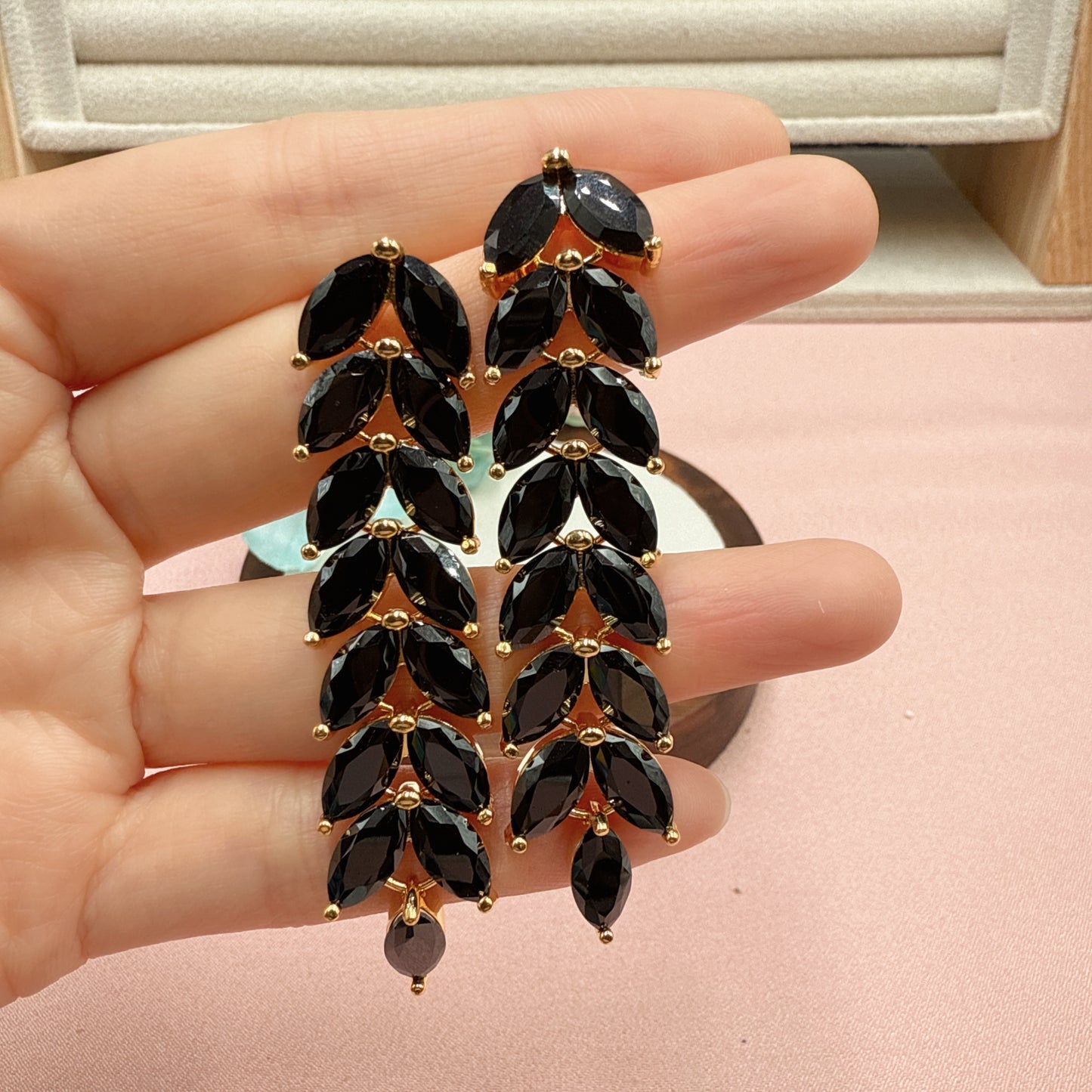 F29 Large Long Black Wheat Drop Earrings Gold Tone