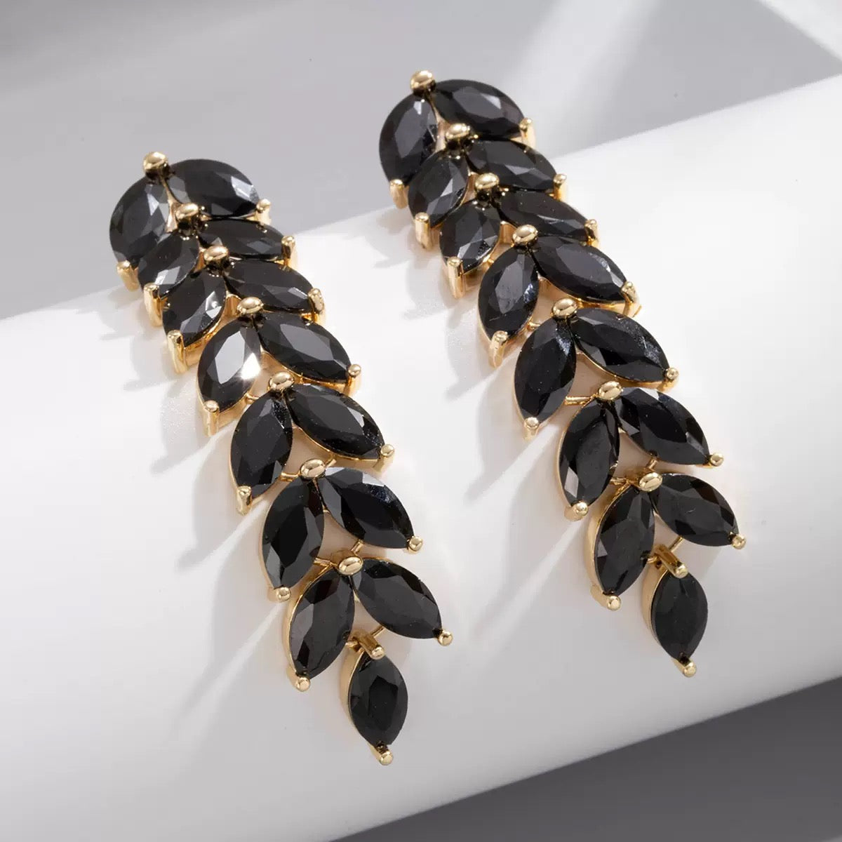 F29 Large Long Black Wheat Drop Earrings Gold Tone