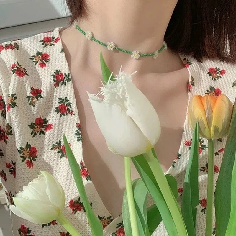 Daisy Beaded Choker Necklace